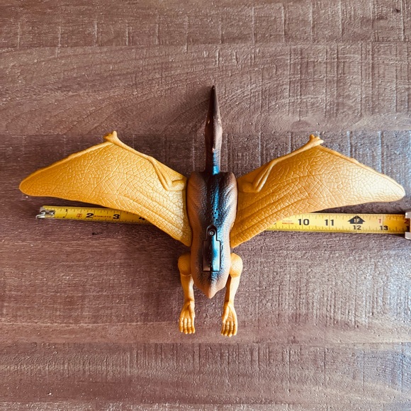 Hasbro Jurassic World Pteranodon action figure. - Picture 7 of 7